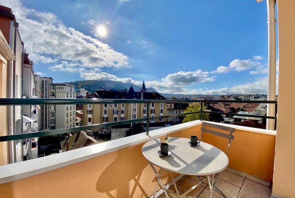 Appartamento Toit-Terrasse Traversant Plein Centre 100M Du Lac Annecy Esterno foto